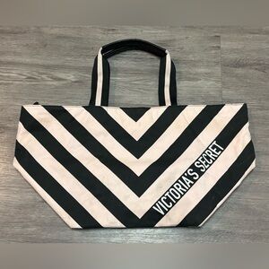 Victoria’s Secret Iconic Pink & Black Chevron Stripe Zippered Tote – Large
